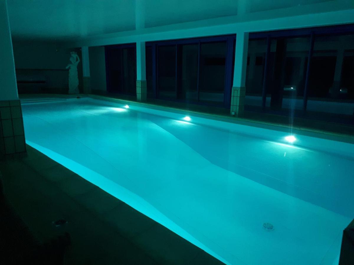 Le Manoir De La Mantille Caudry エクステリア 写真