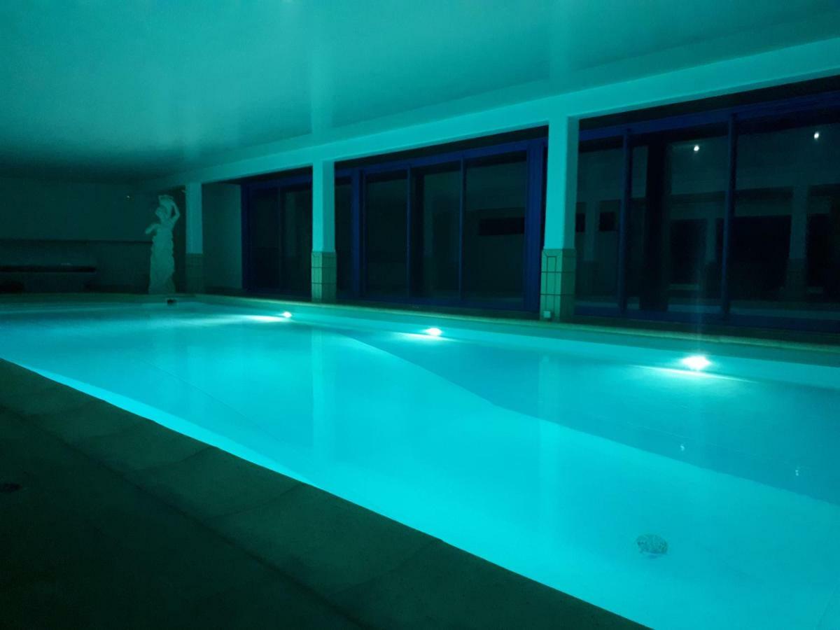 Le Manoir De La Mantille Caudry エクステリア 写真